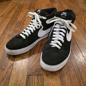 Nike SB Zoom Blazer Mid Black and White Suede Skate Shoes Sneakers Men's 10.5